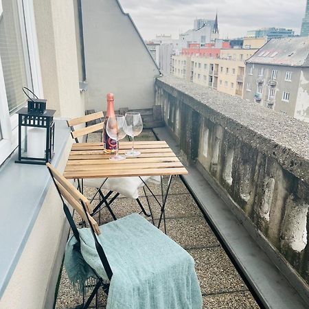 Charming Studio In The Old Town Apartment Bratislava Bagian luar foto