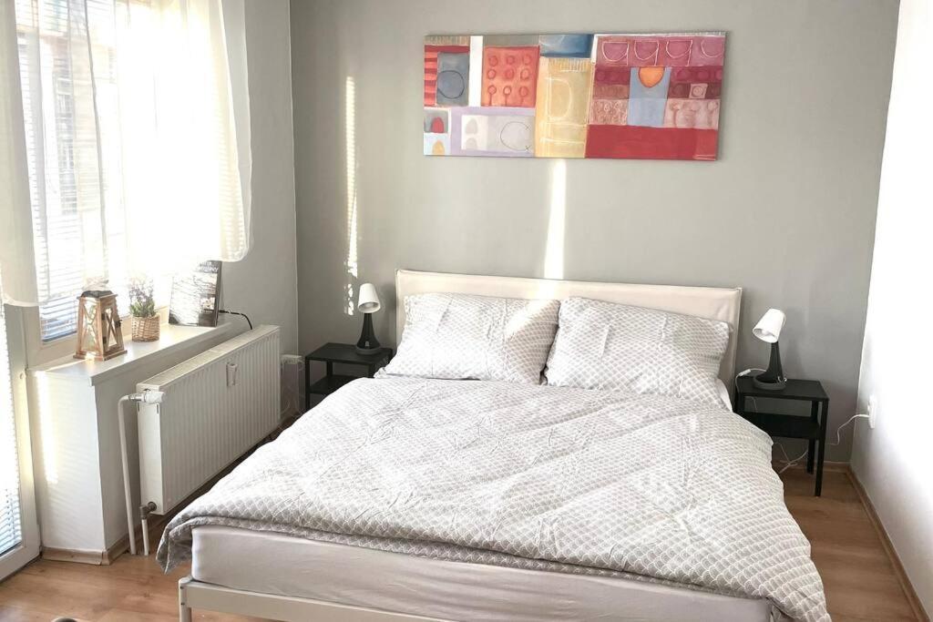 Charming Studio In The Old Town Apartment Bratislava Bagian luar foto